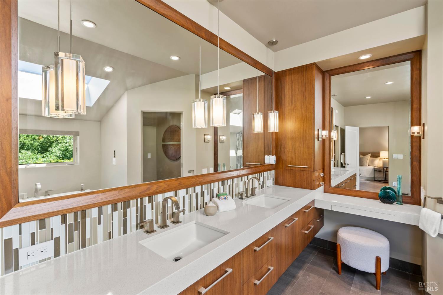 1 Golden Lily Place
