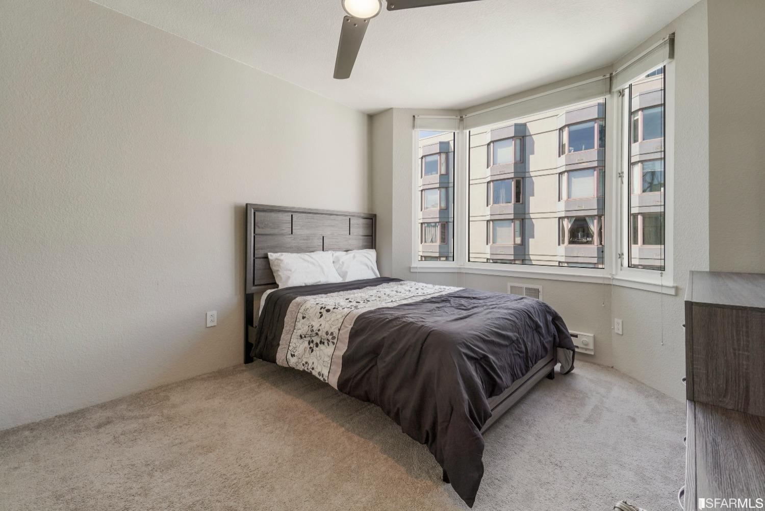 201 Harrison Street Unit: 913