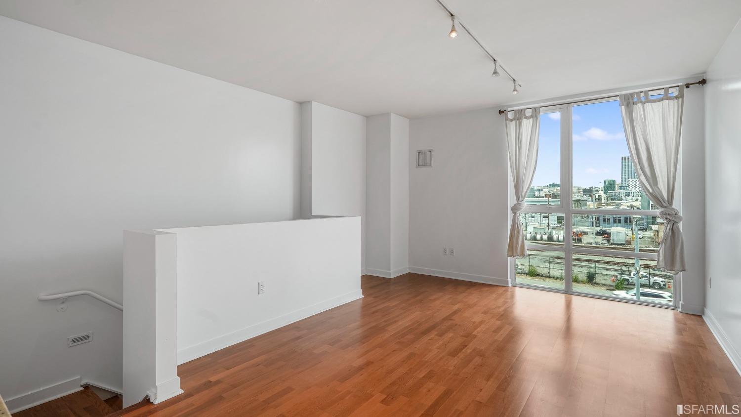 300 Berry Street Unit: 424