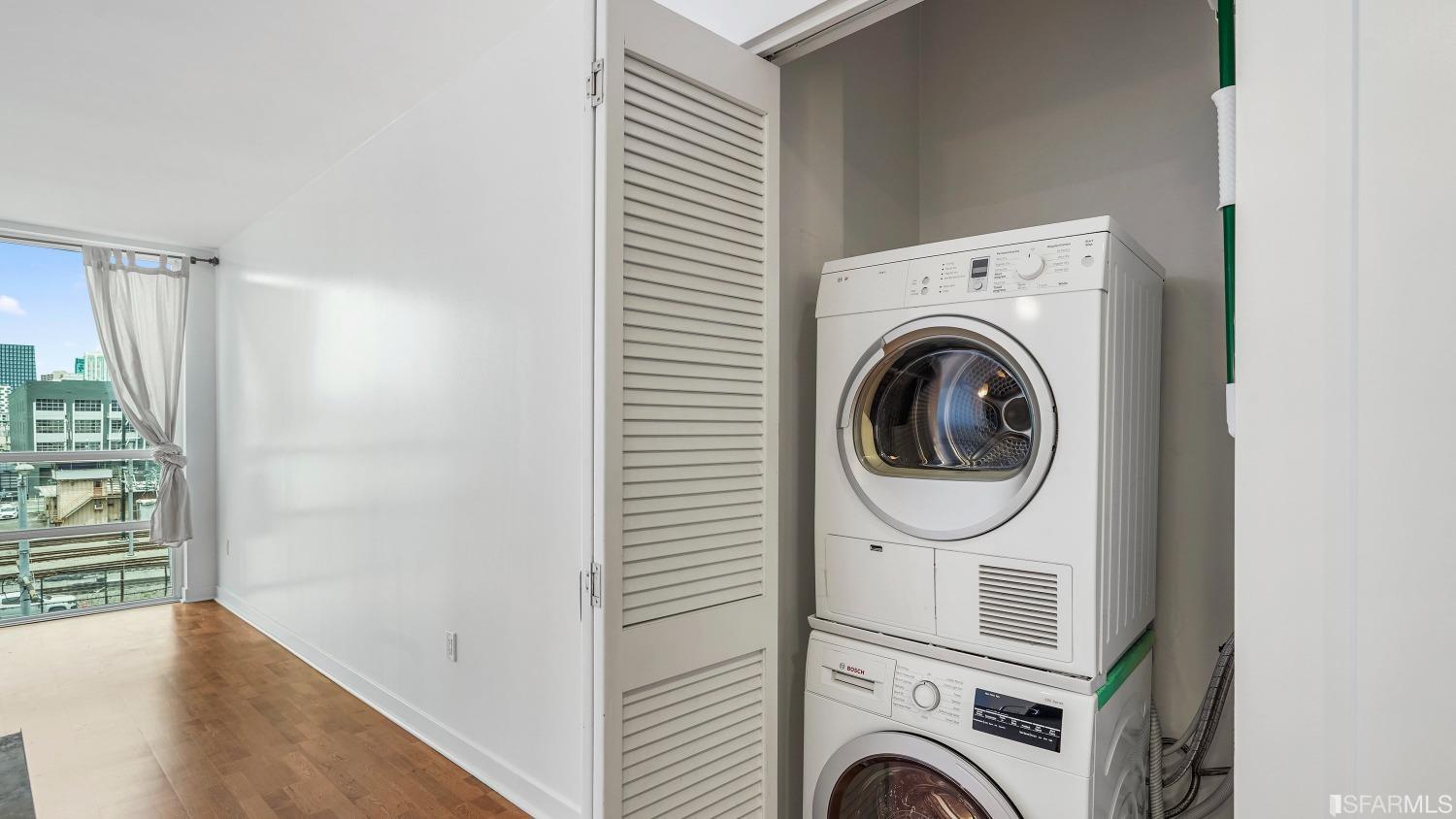 300 Berry Street Unit: 424