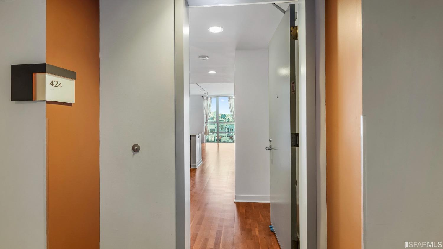 300 Berry Street Unit: 424