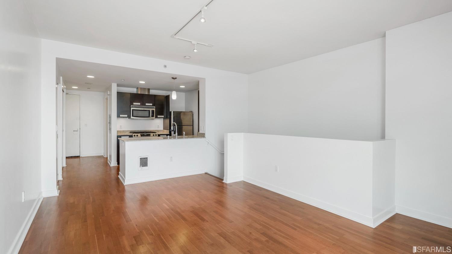 300 Berry Street Unit: 424