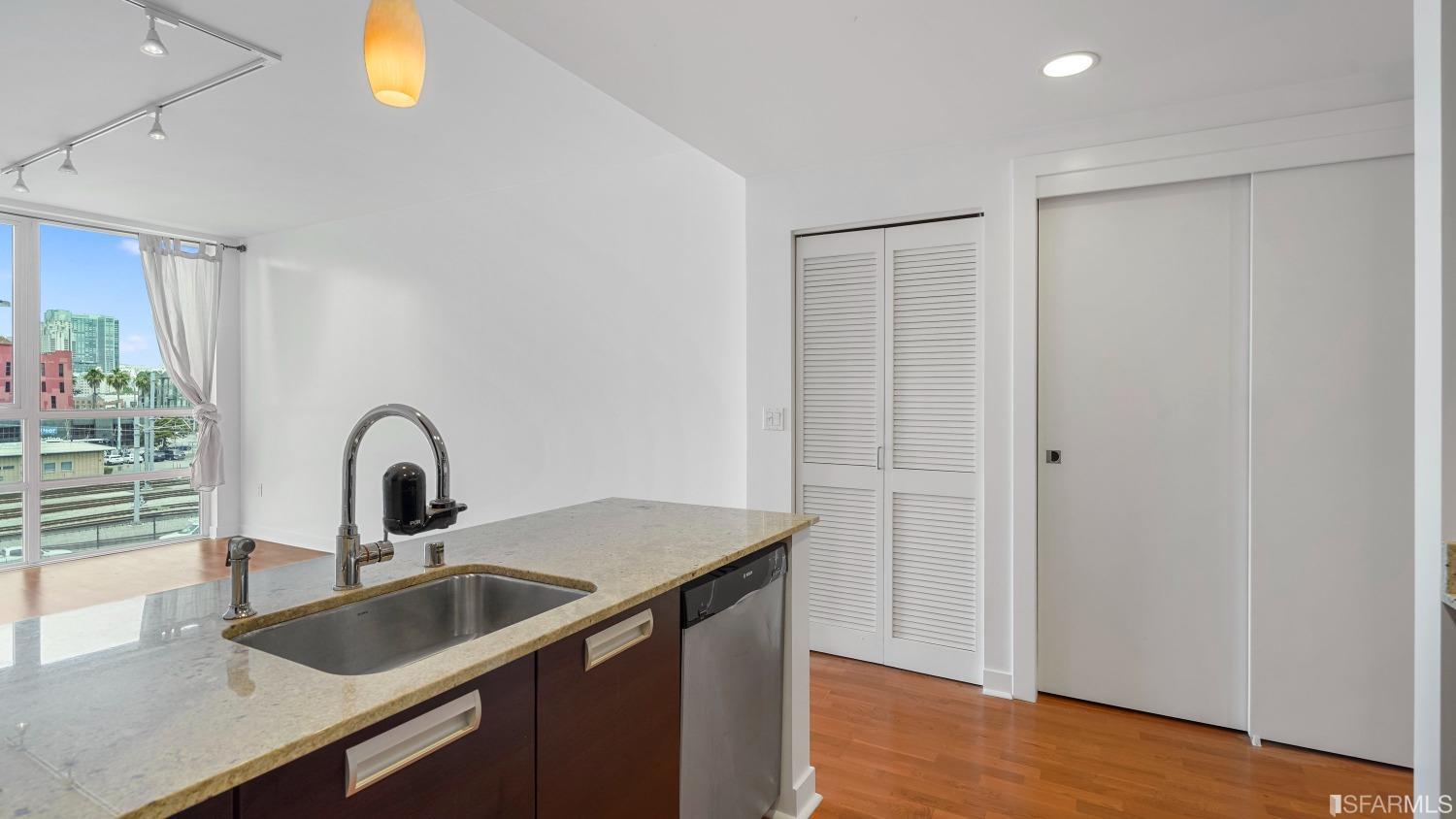 300 Berry Street Unit: 424