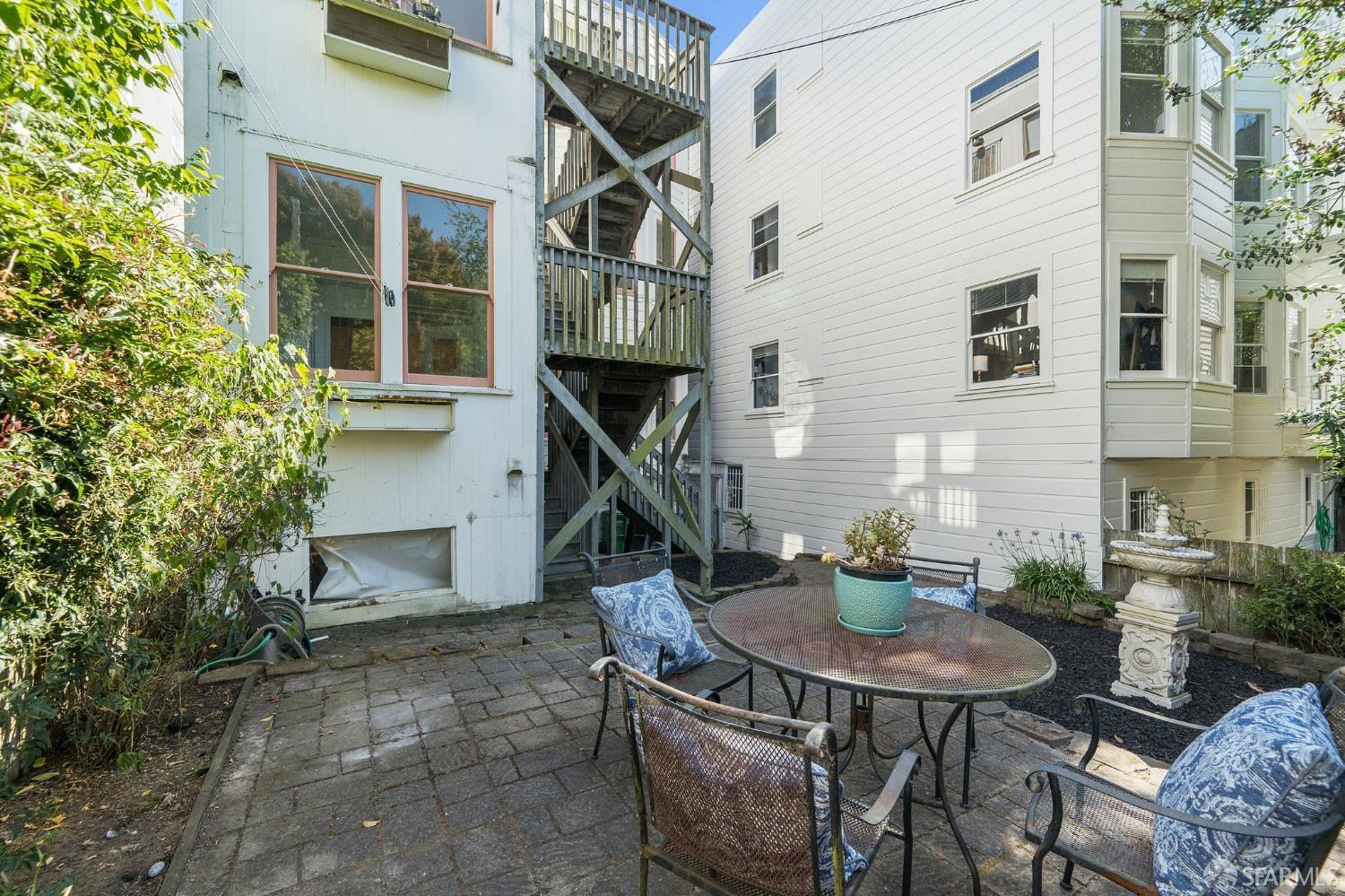 526 Lake Street