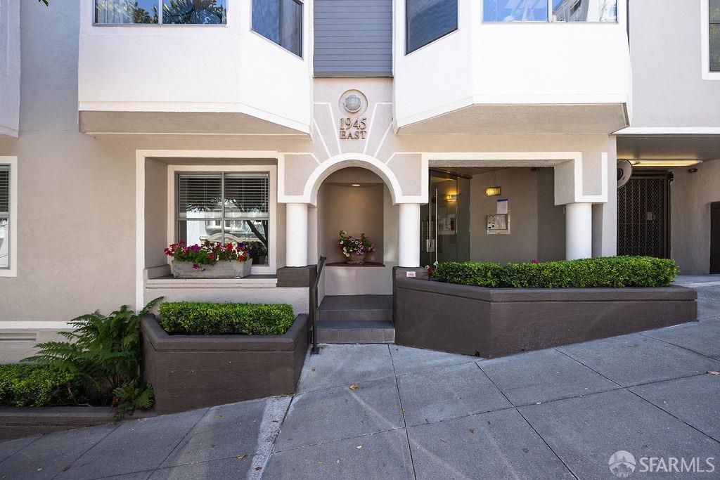 1945 Washington Street # 401