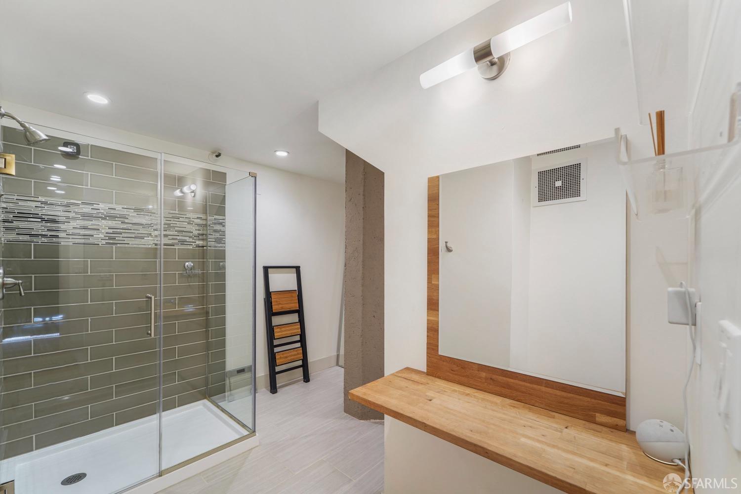 601 4th Street Unit: 106