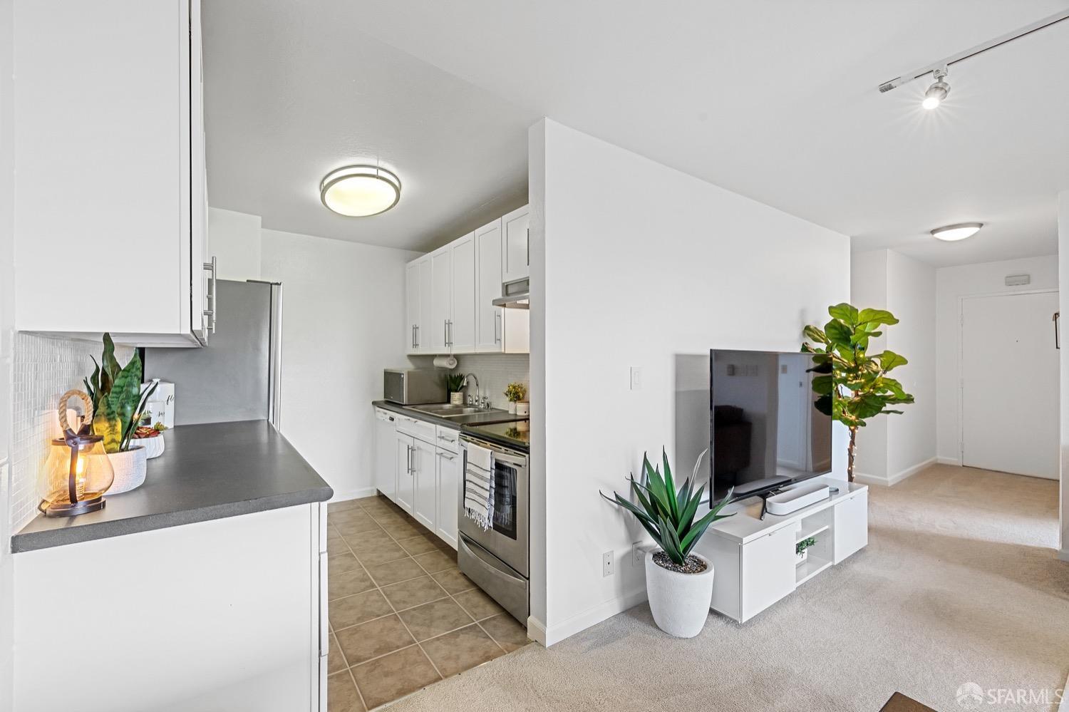 65 Western Shore Lane Unit: 6