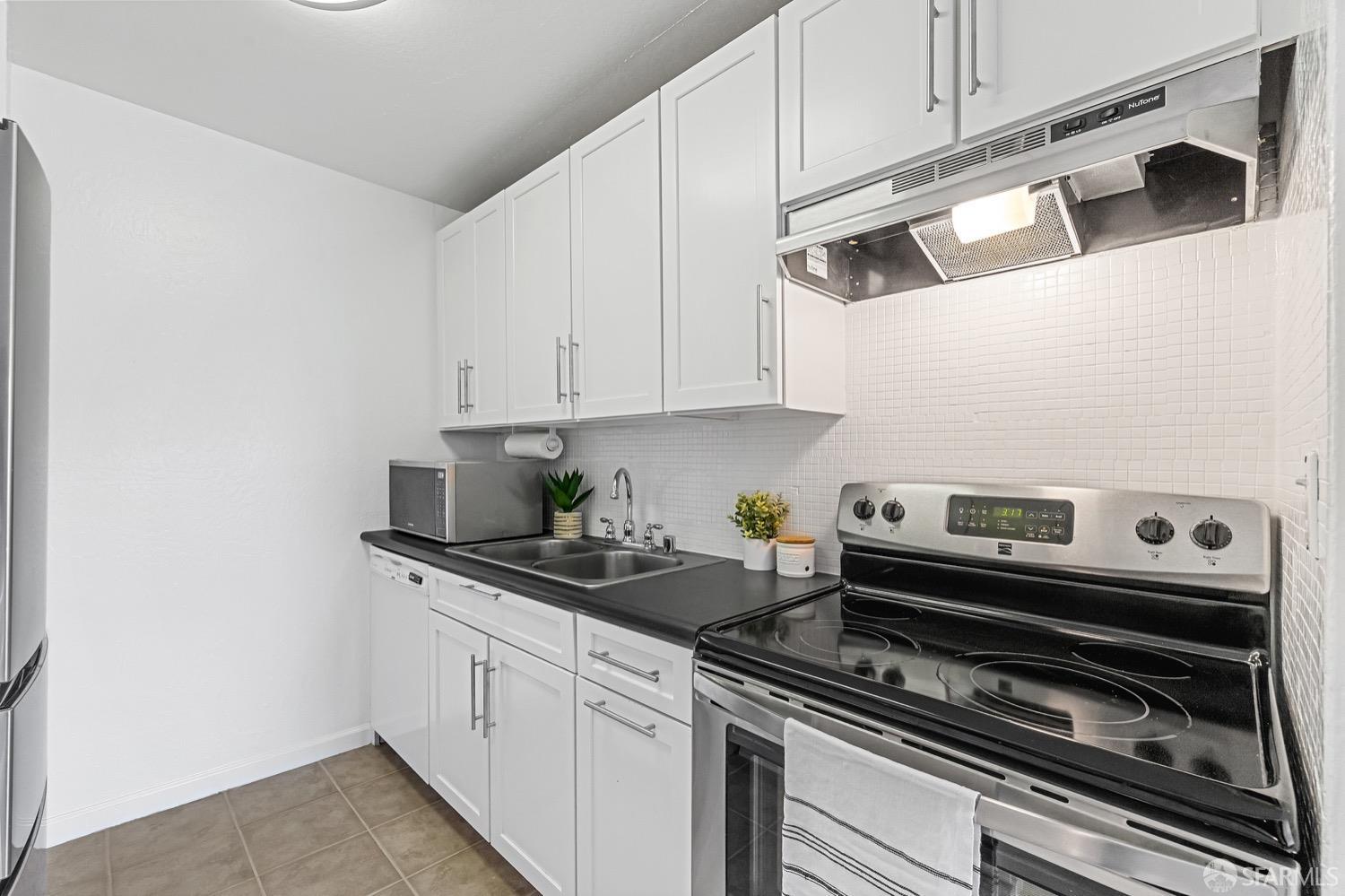 65 Western Shore Lane Unit: 6