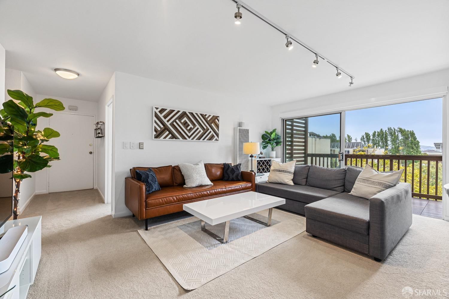 65 Western Shore Lane Unit: 6