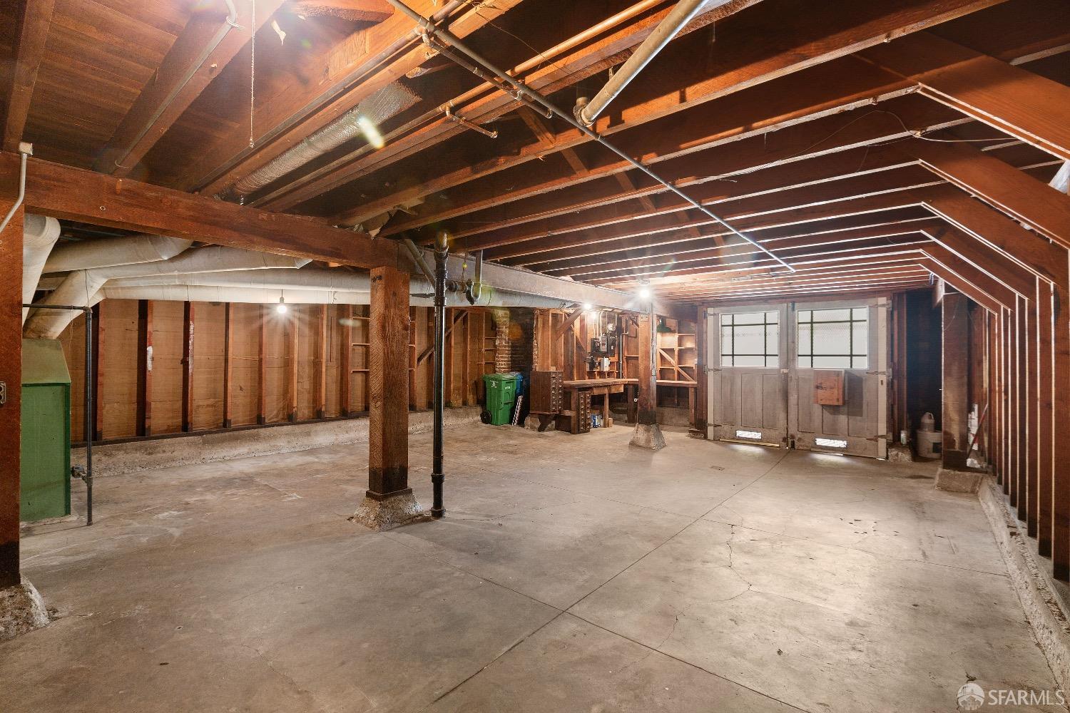 3915 Cesar Chavez Street