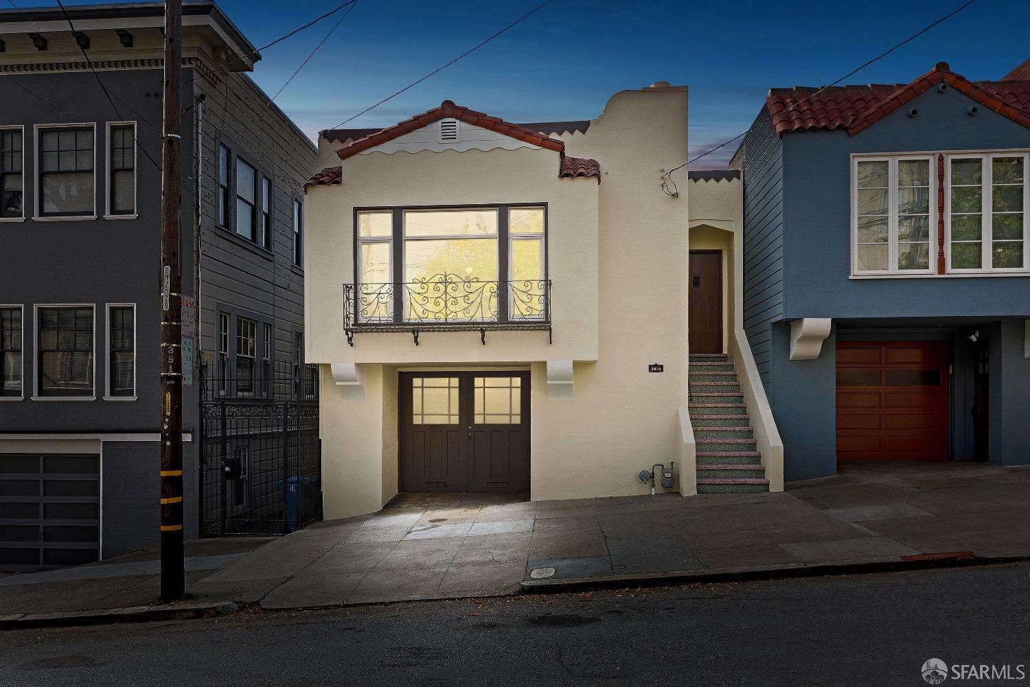 3915 Cesar Chavez Street