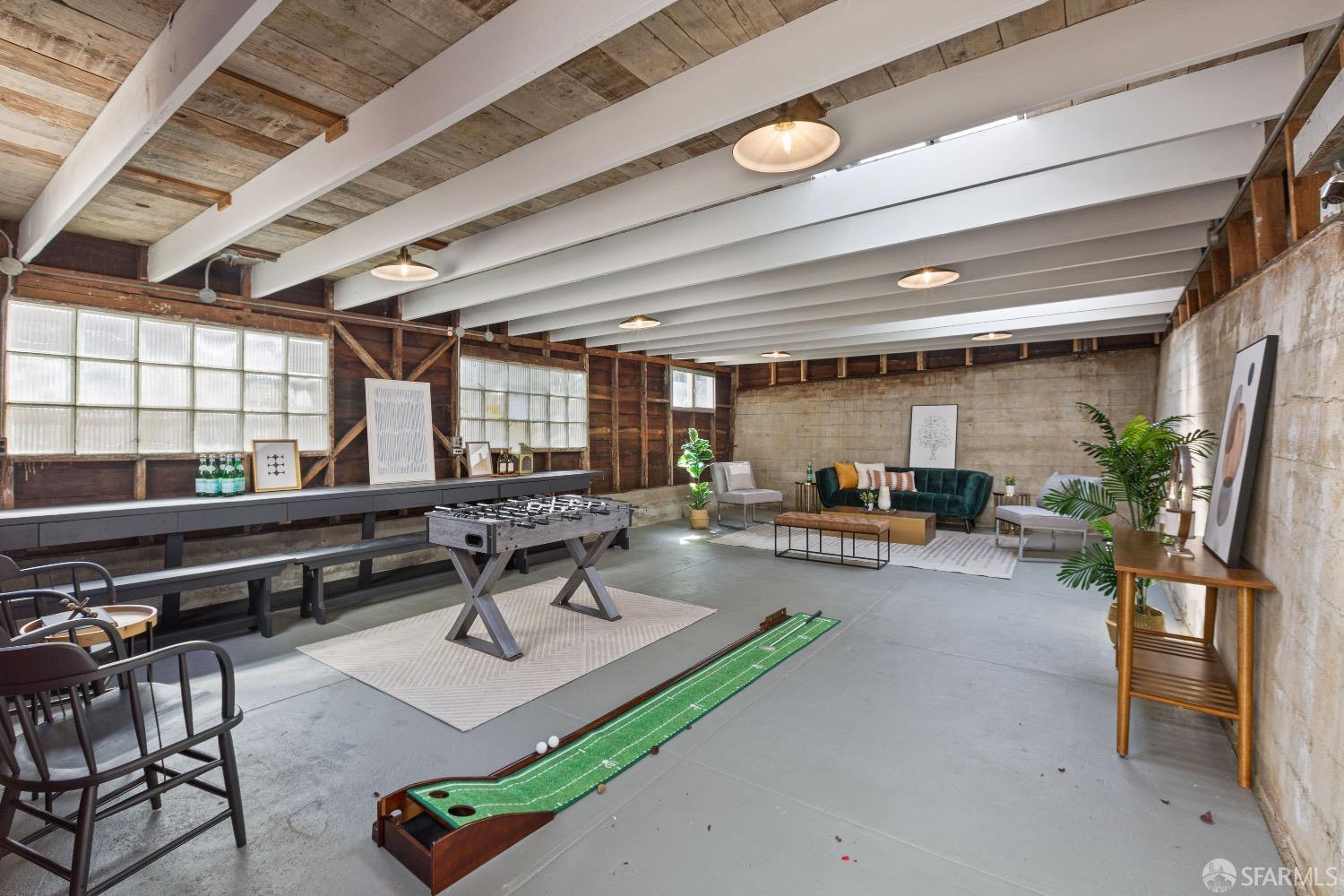 3915 Cesar Chavez Street