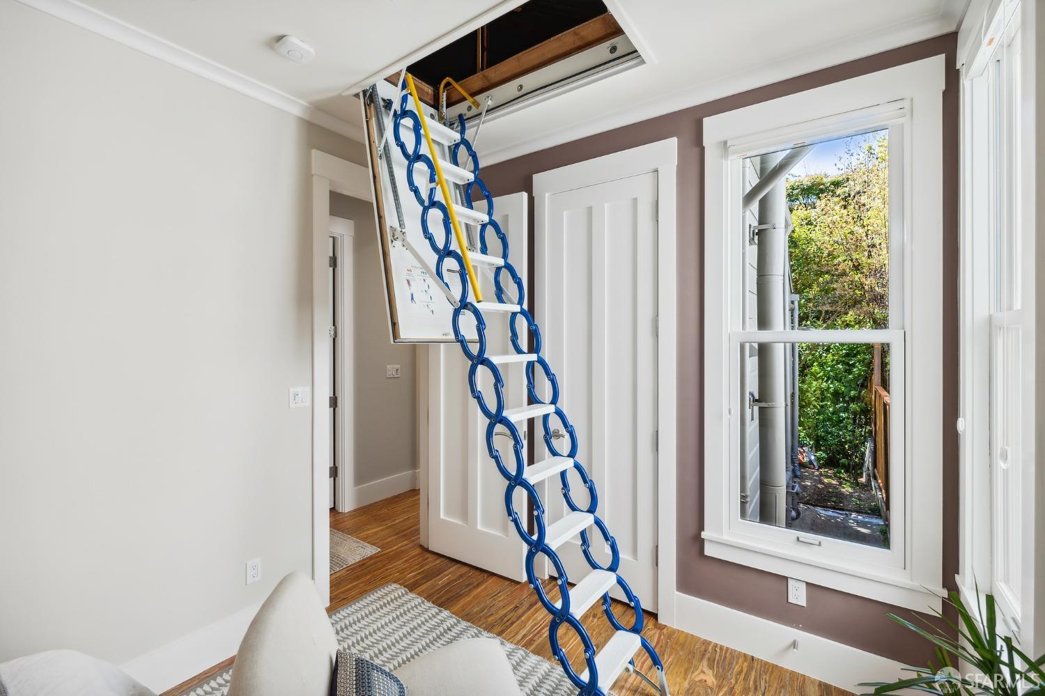 716-716 A Douglass Street