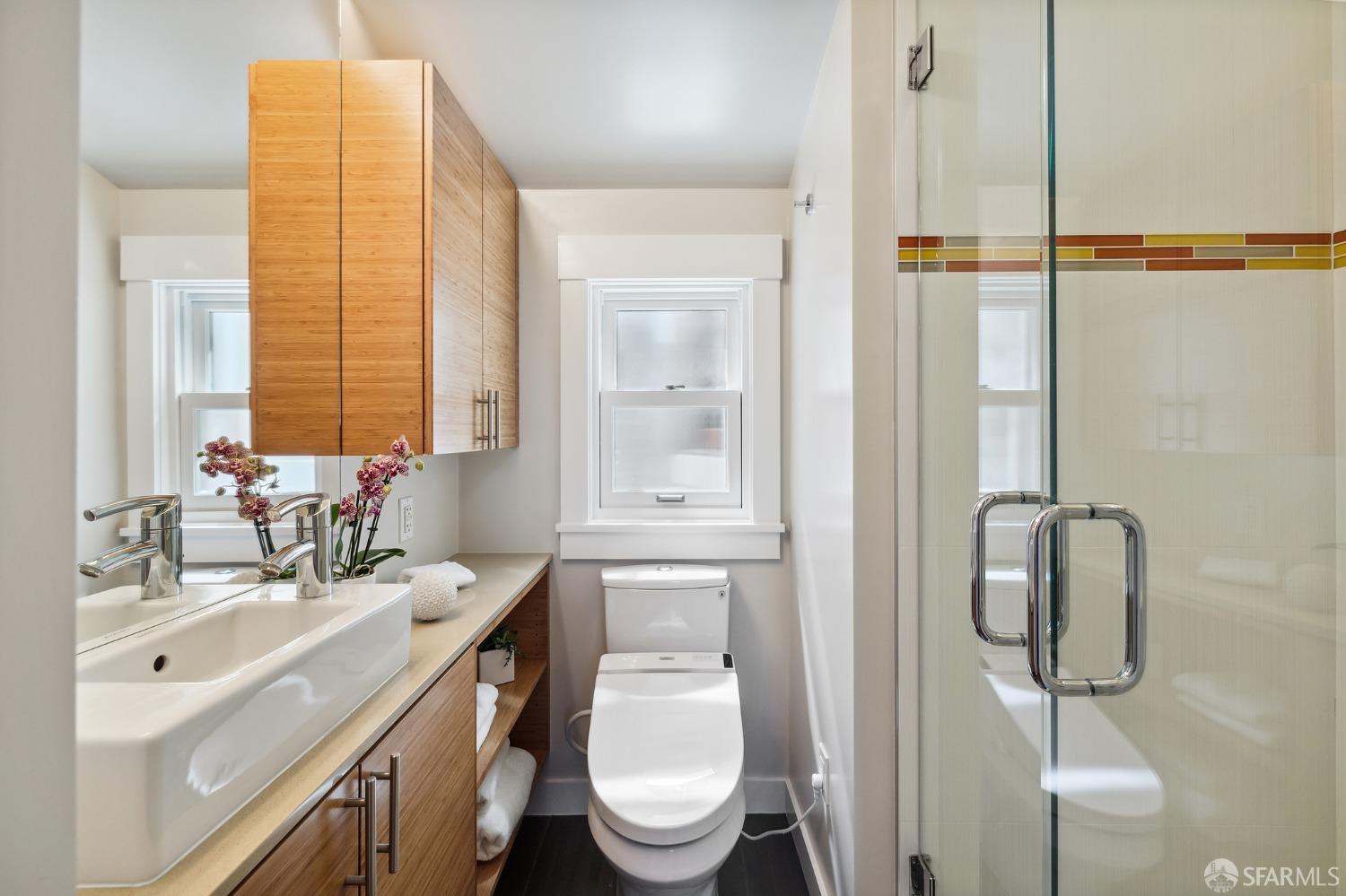 716-716 A Douglass Street