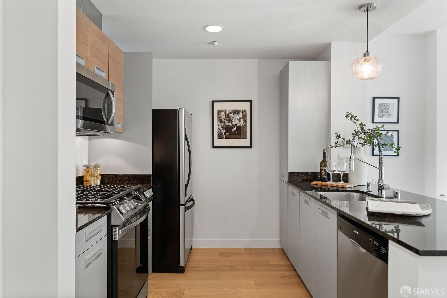 300 Berry Street # 618