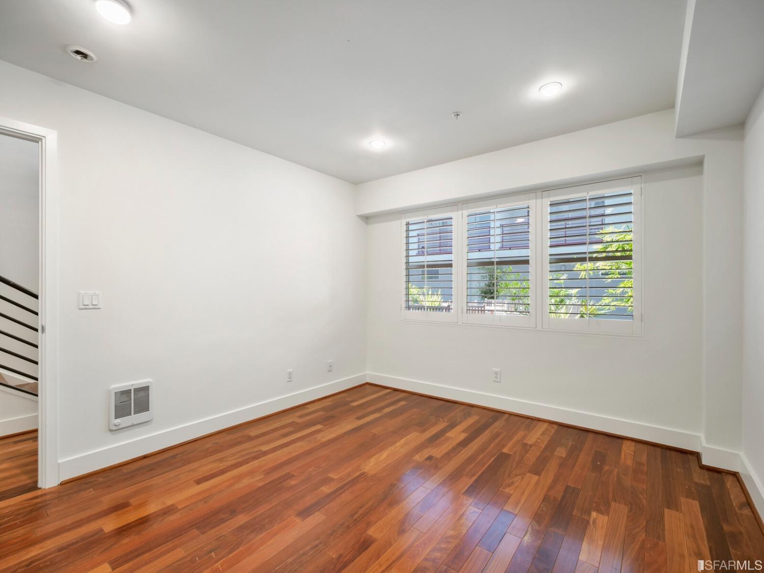 350 Alabama Street Unit: 10