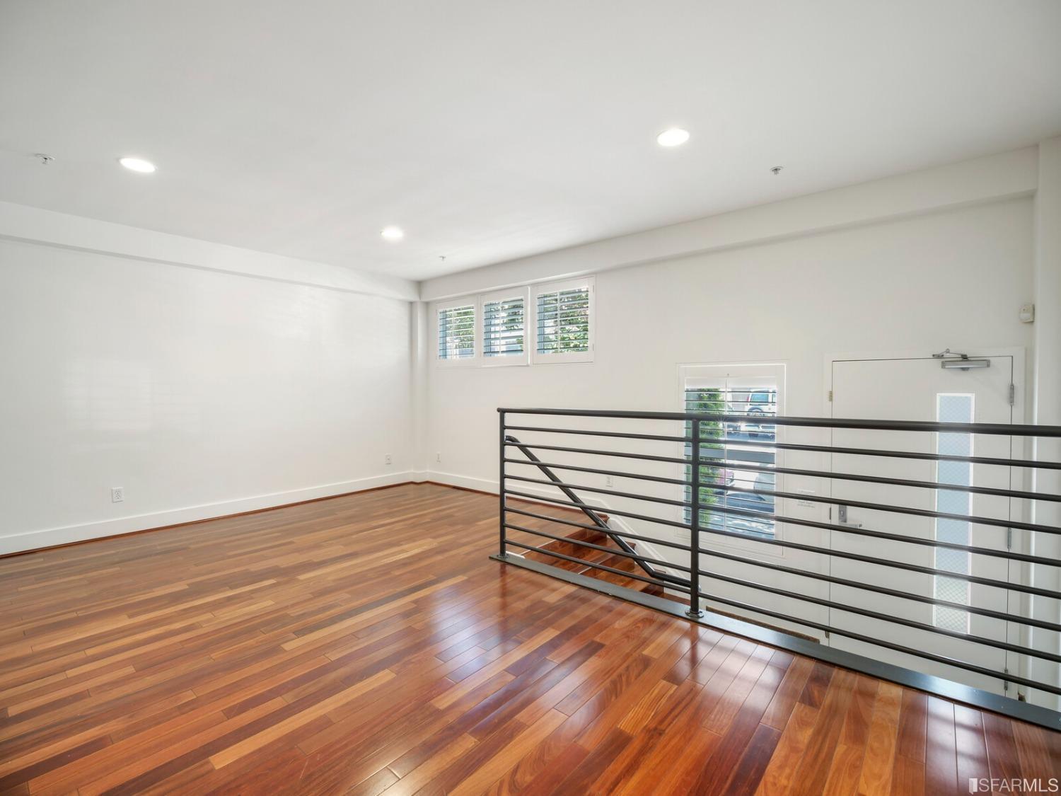 350 Alabama Street Unit: 10