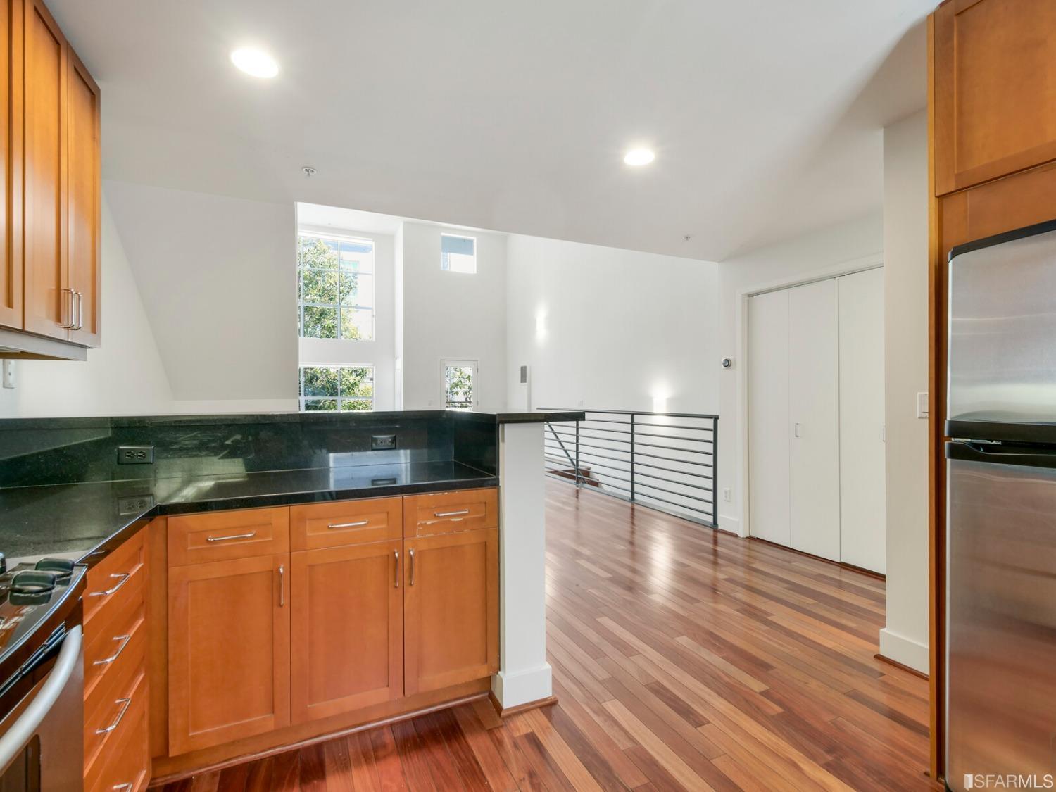 350 Alabama Street Unit: 10