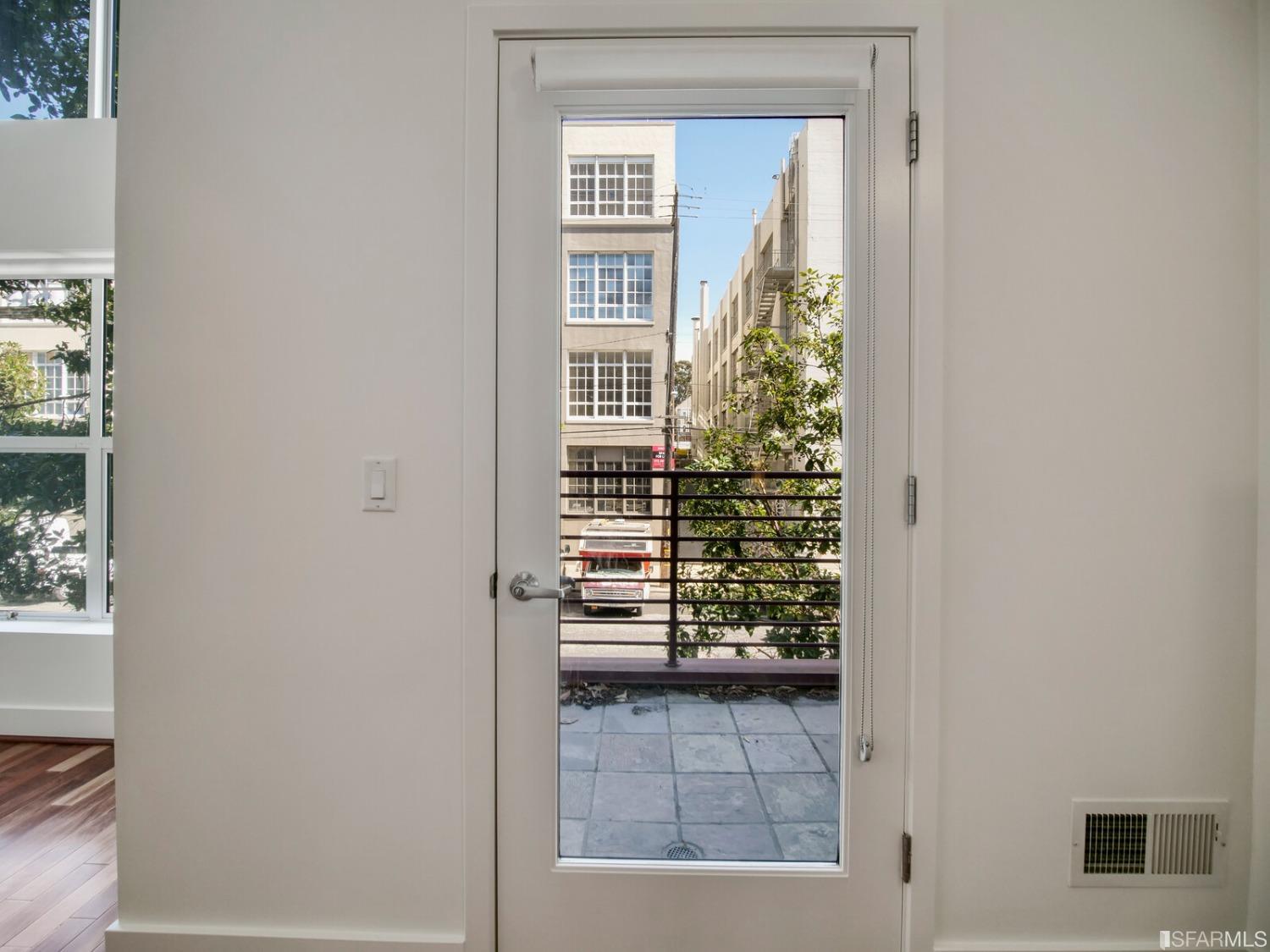 350 Alabama Street Unit: 10