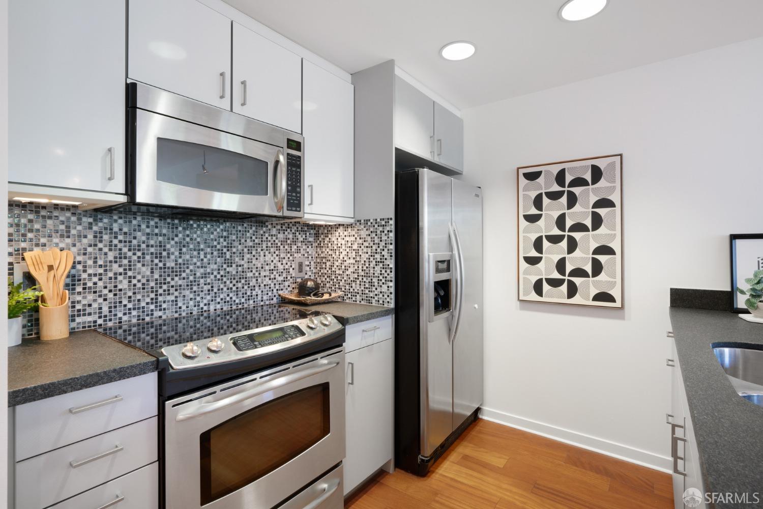 451 Kansas Street Unit: 290