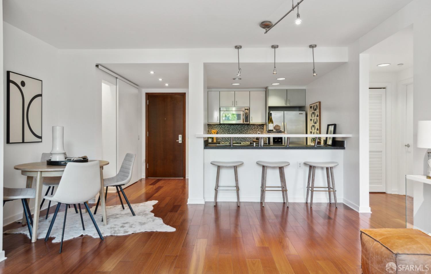 451 Kansas Street Unit: 290
