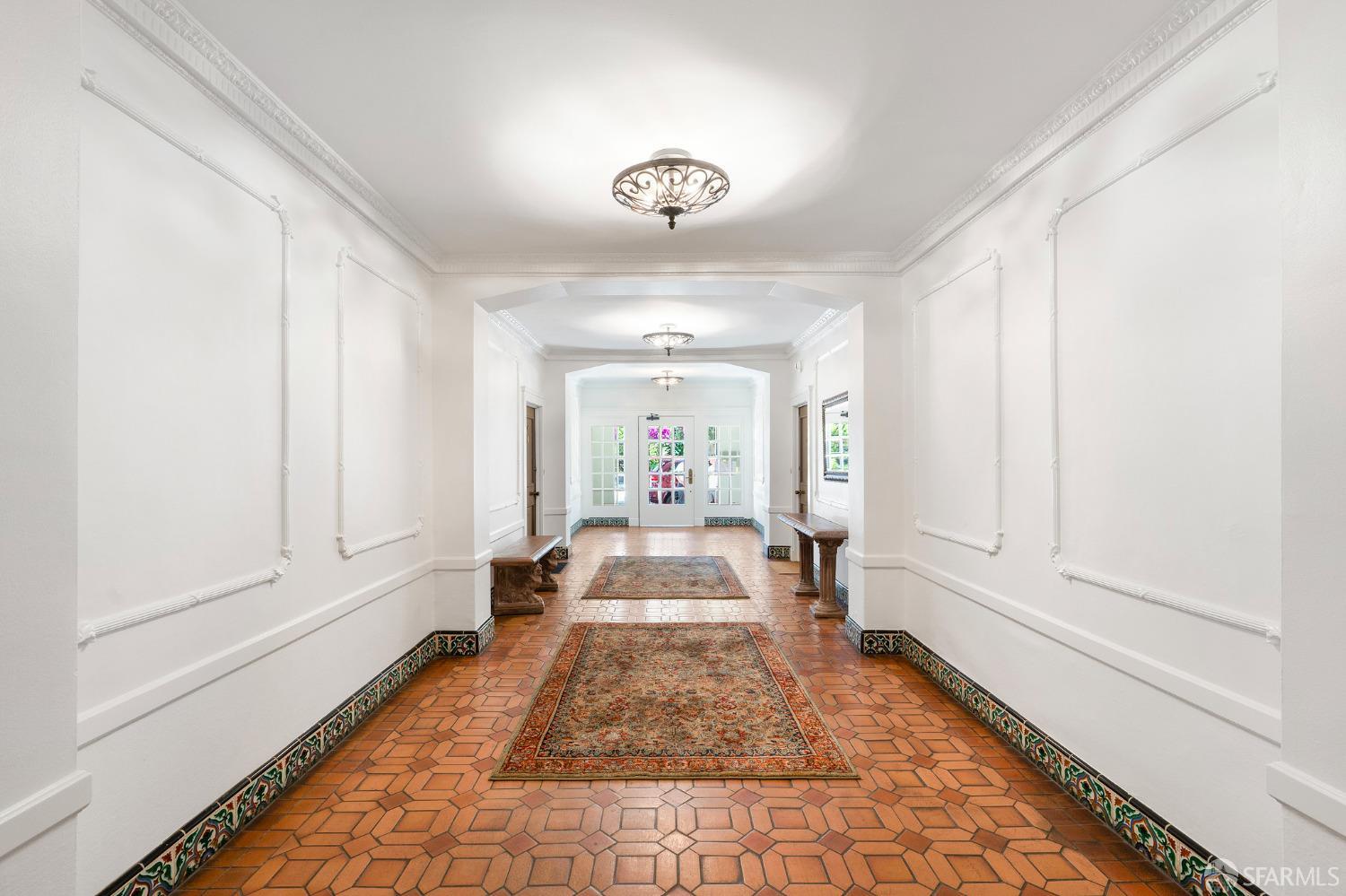 2363 Larkin Street Unit: 43