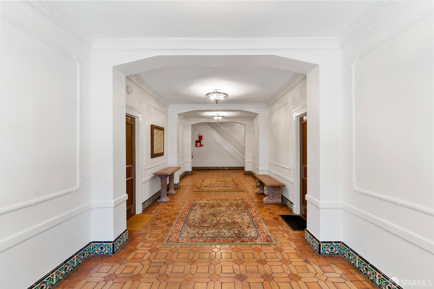 2363 Larkin Street Unit: 43