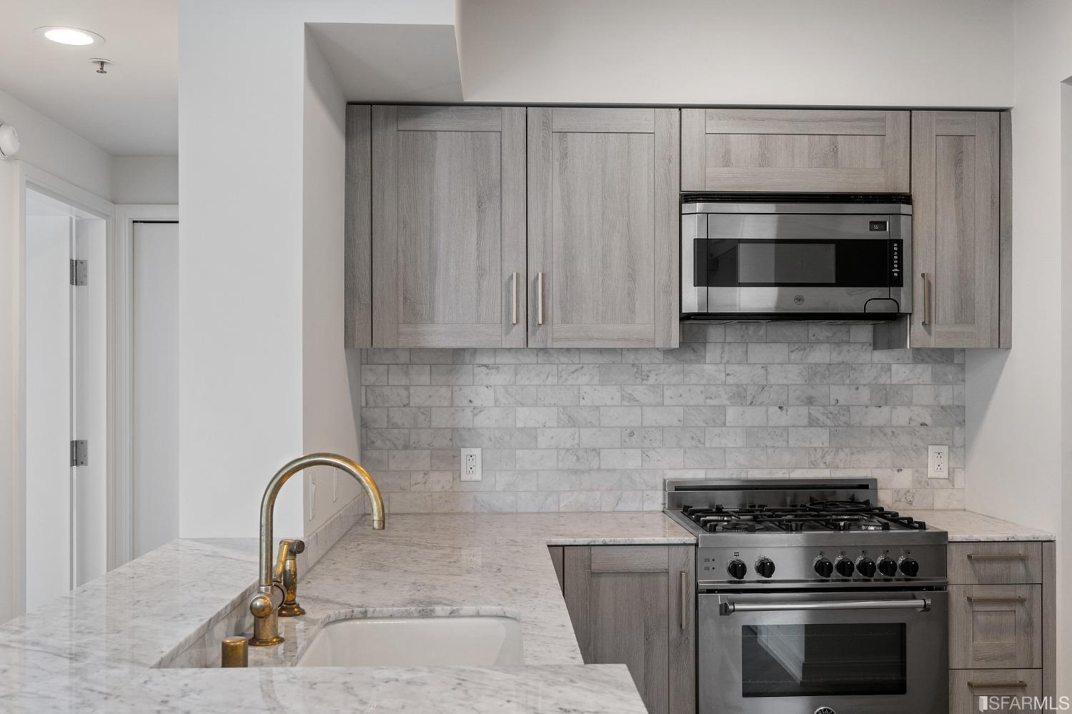 401 Harrison Street Unit: 27G