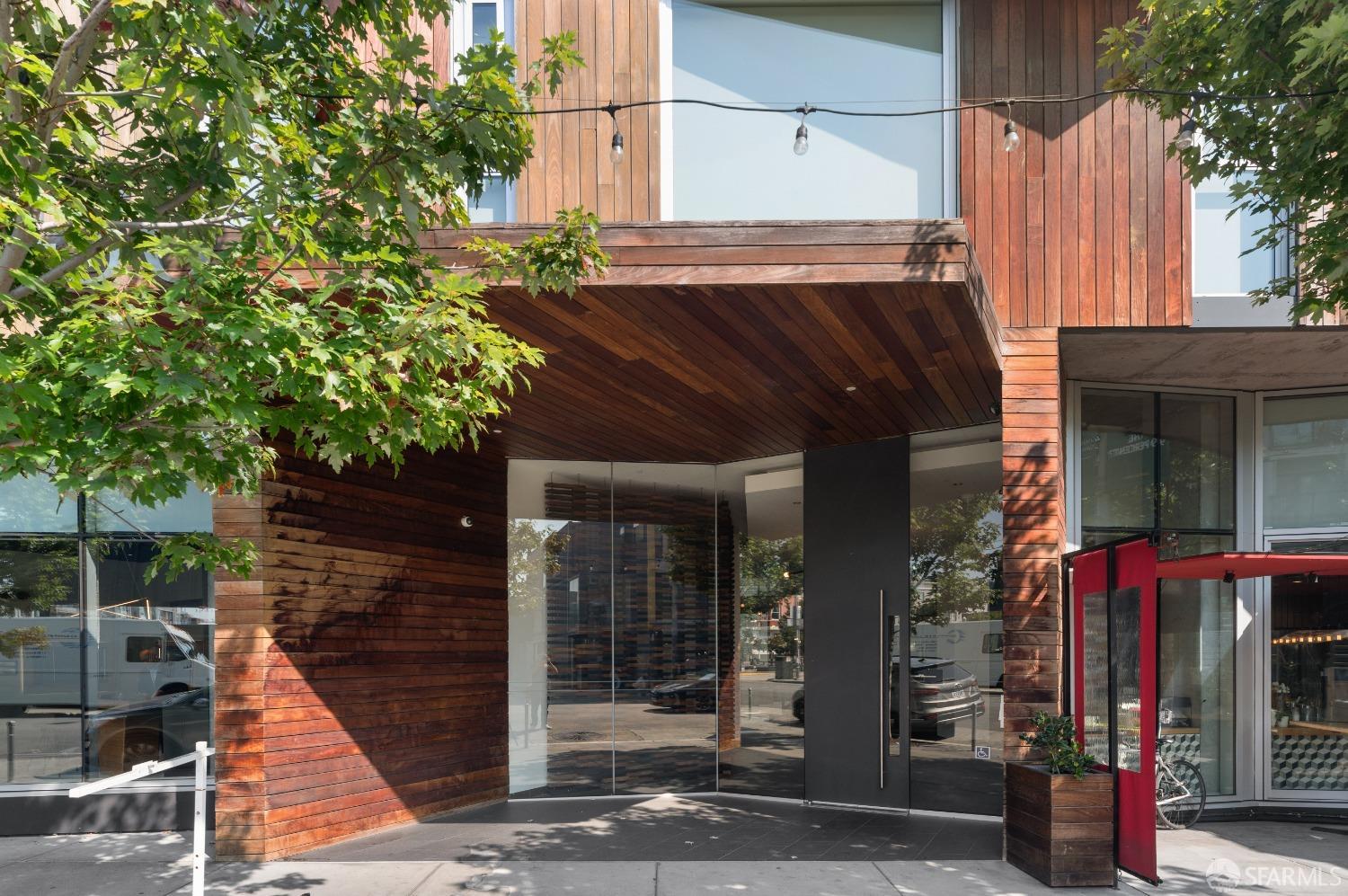 450 Hayes Street Unit: PH8