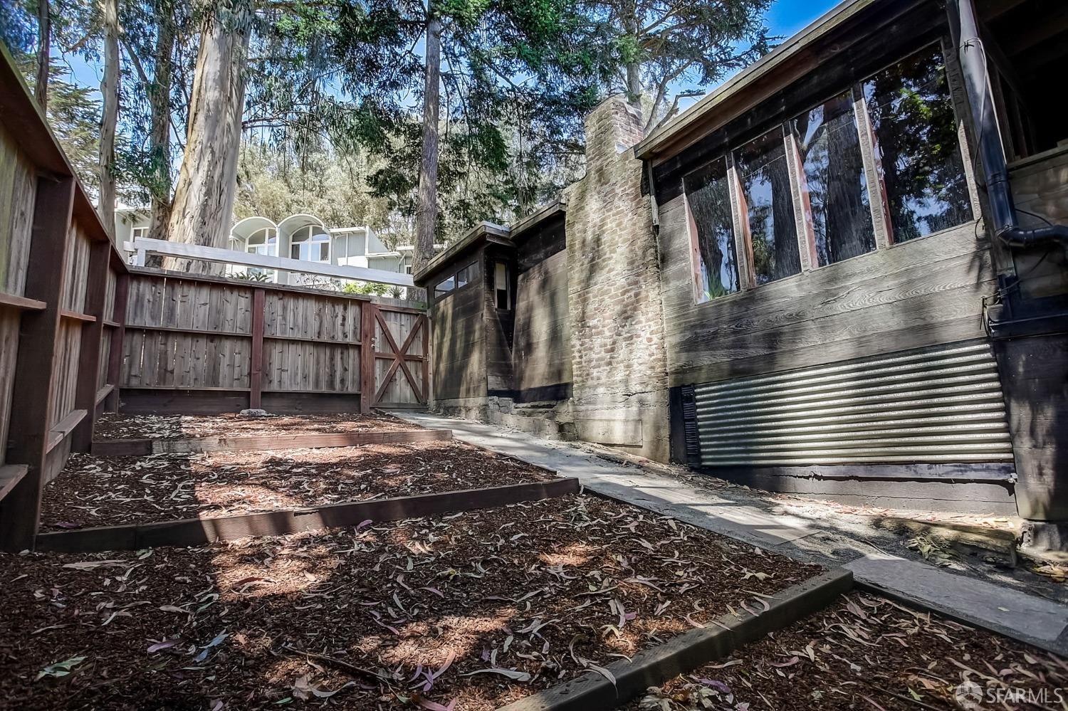 216 Bemis Street