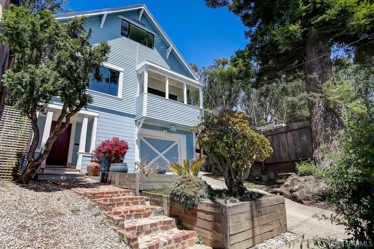 216 Bemis Street