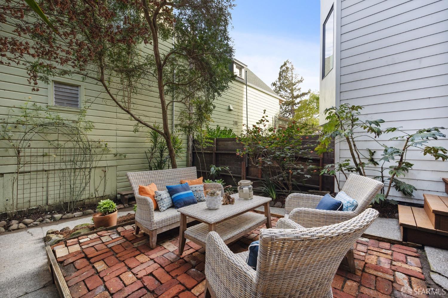 14 Divisadero Street
