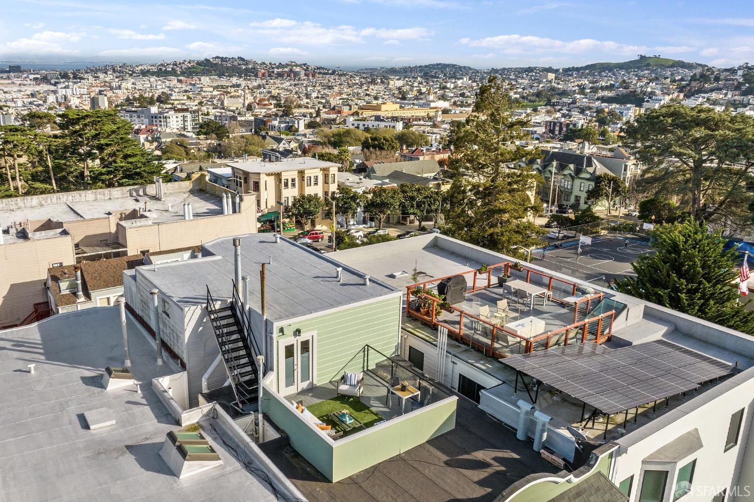 14 Divisadero Street