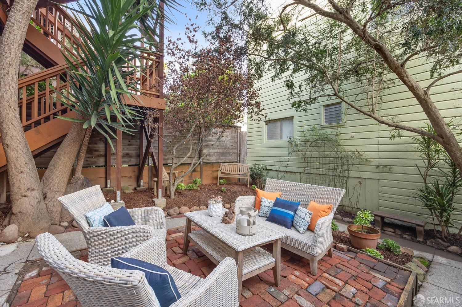 14 Divisadero Street