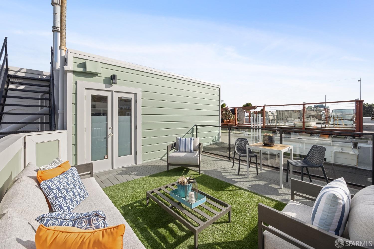 14 Divisadero Street