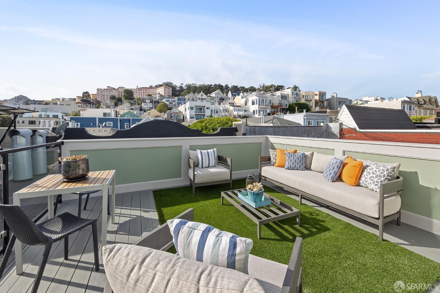 14 Divisadero Street