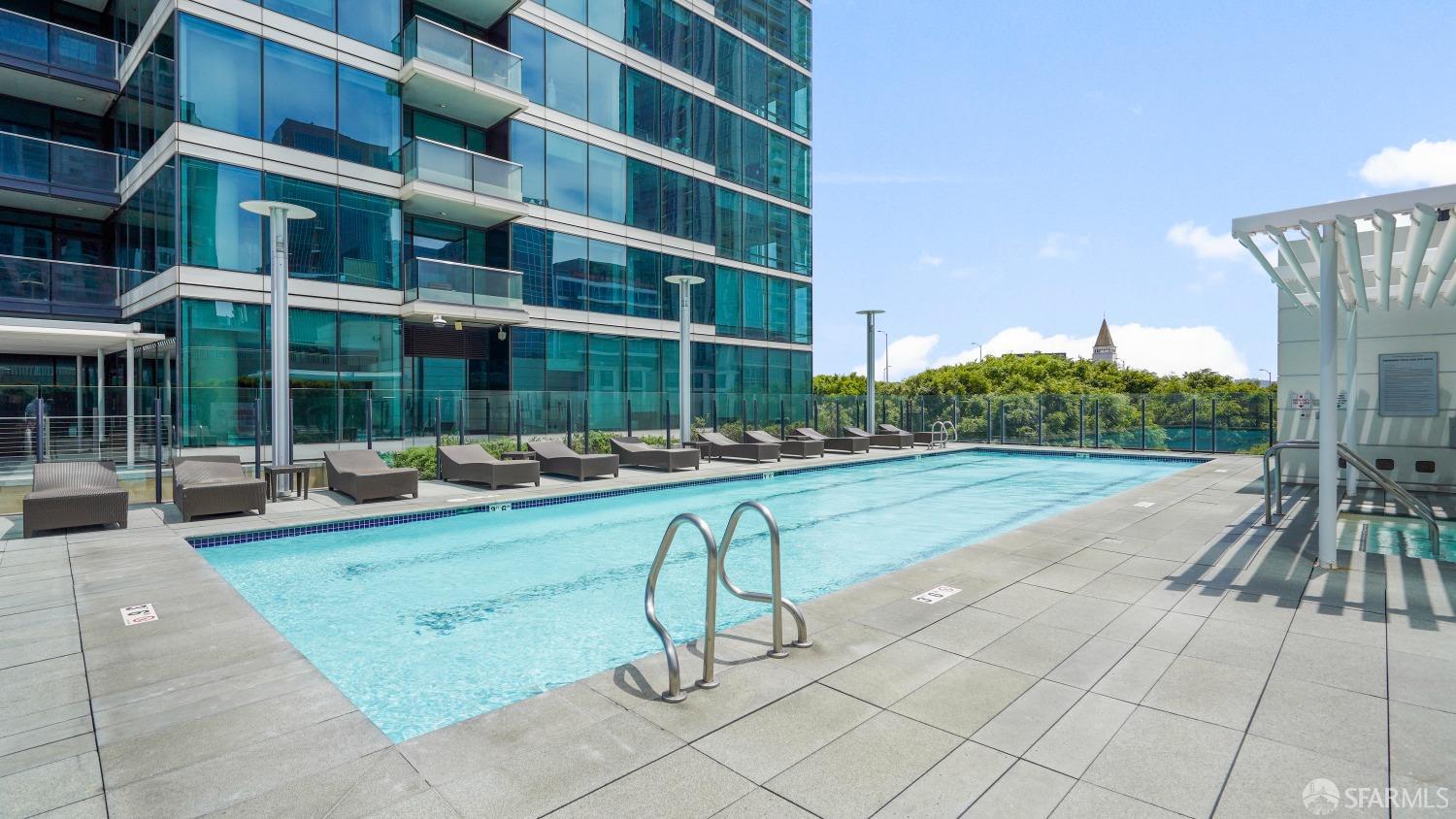 425 1st Street Unit: 5303