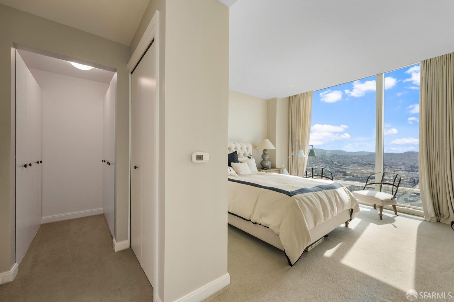 425 1st Street Unit: 5303