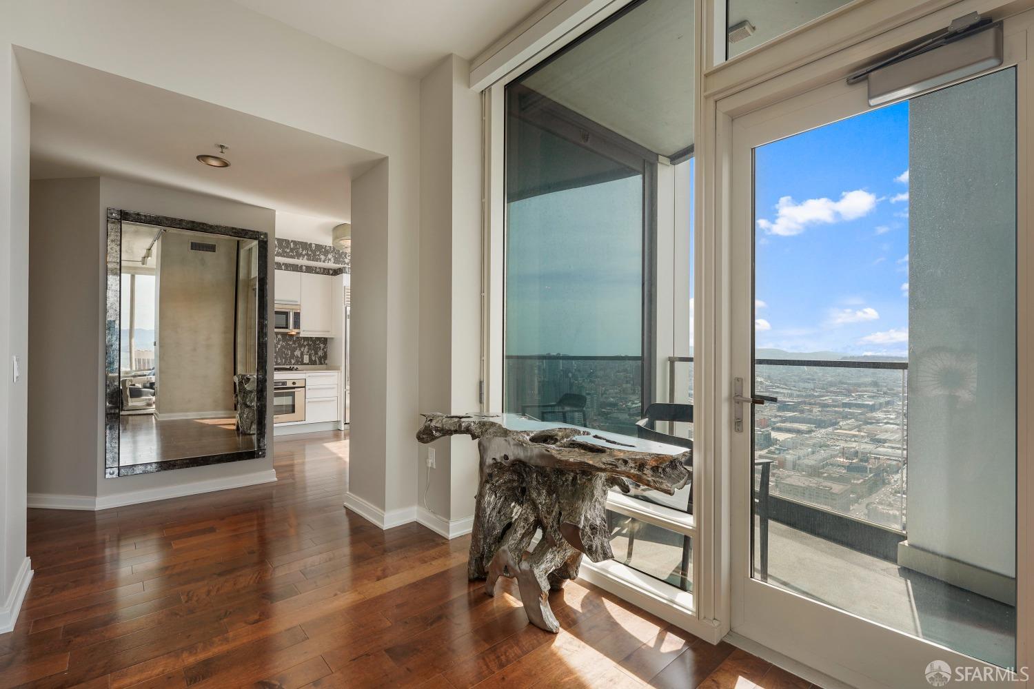 425 1st Street Unit: 5303