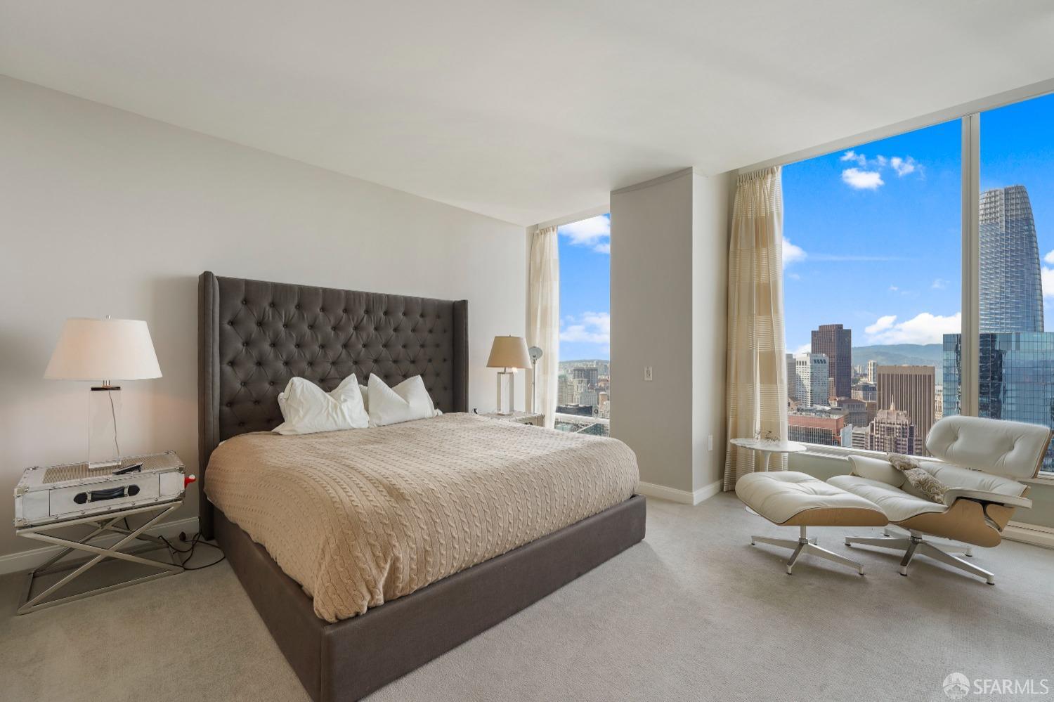 425 1st Street Unit: 5303