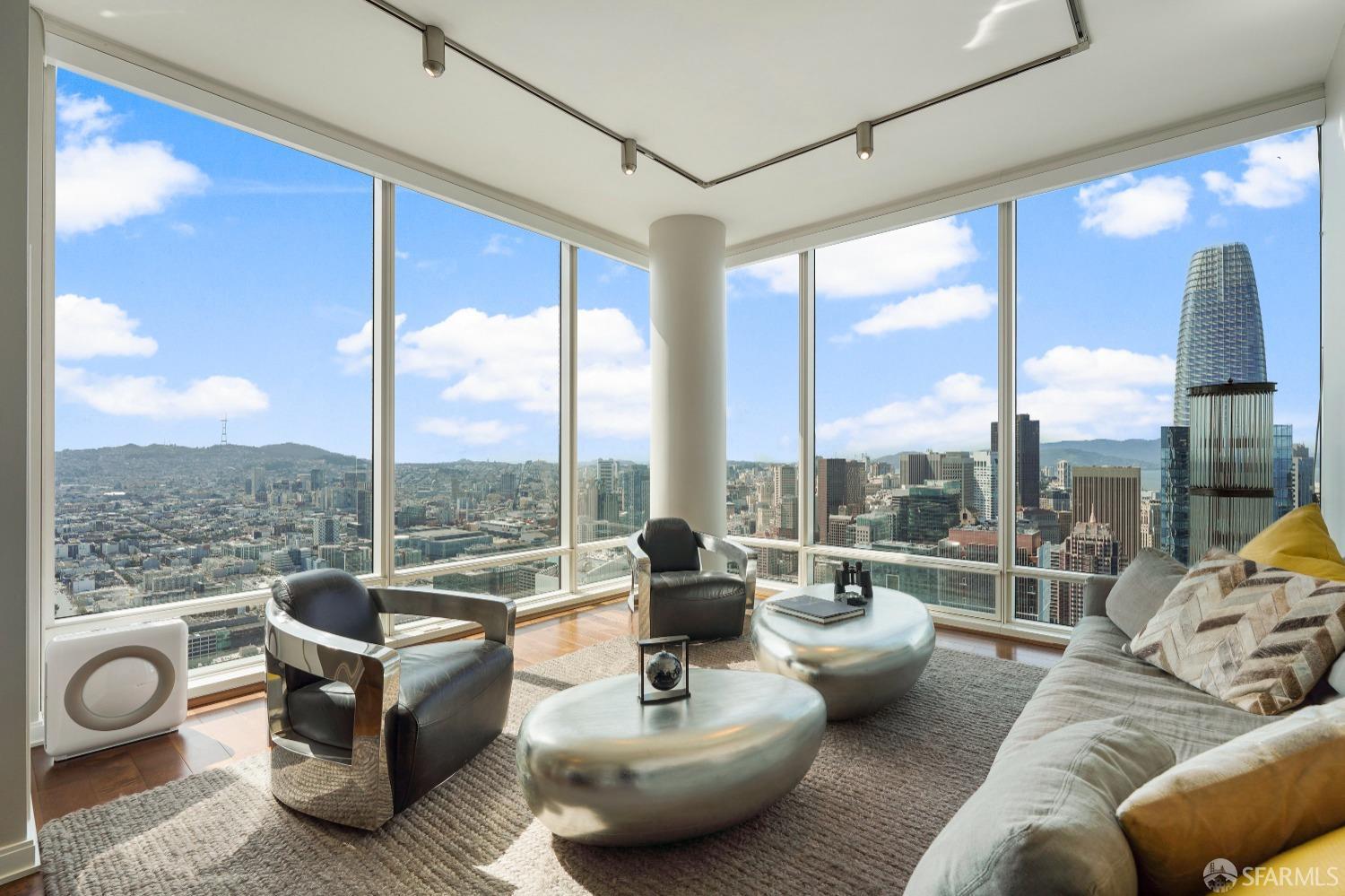 425 1st Street Unit: 5303