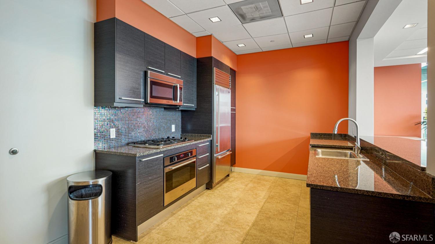 425 1st Street Unit: 5303