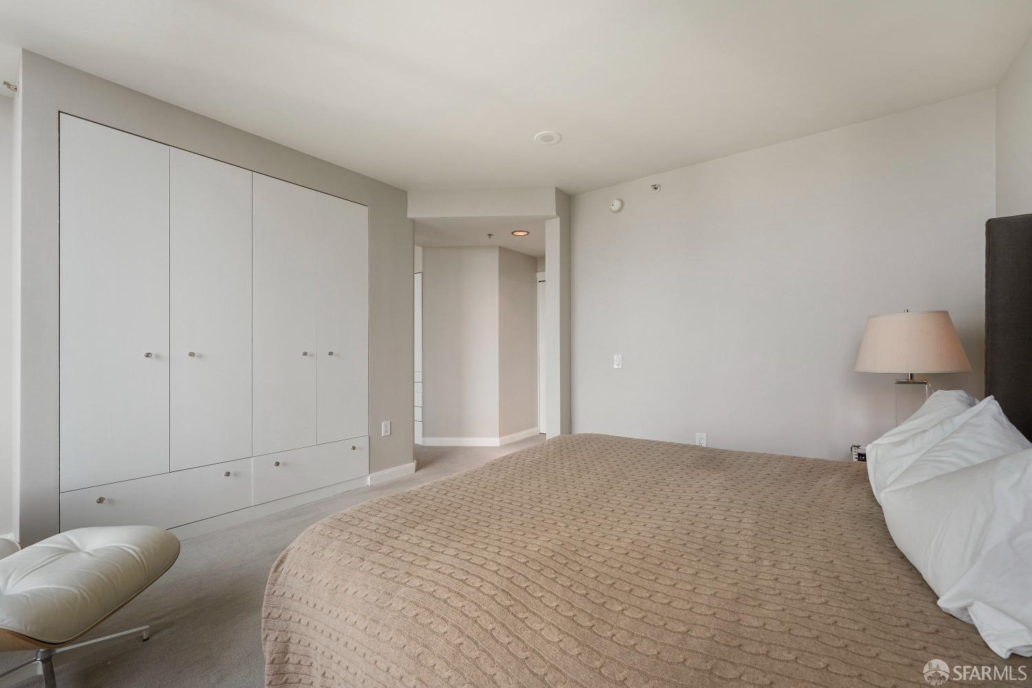 425 1st Street Unit: 5303