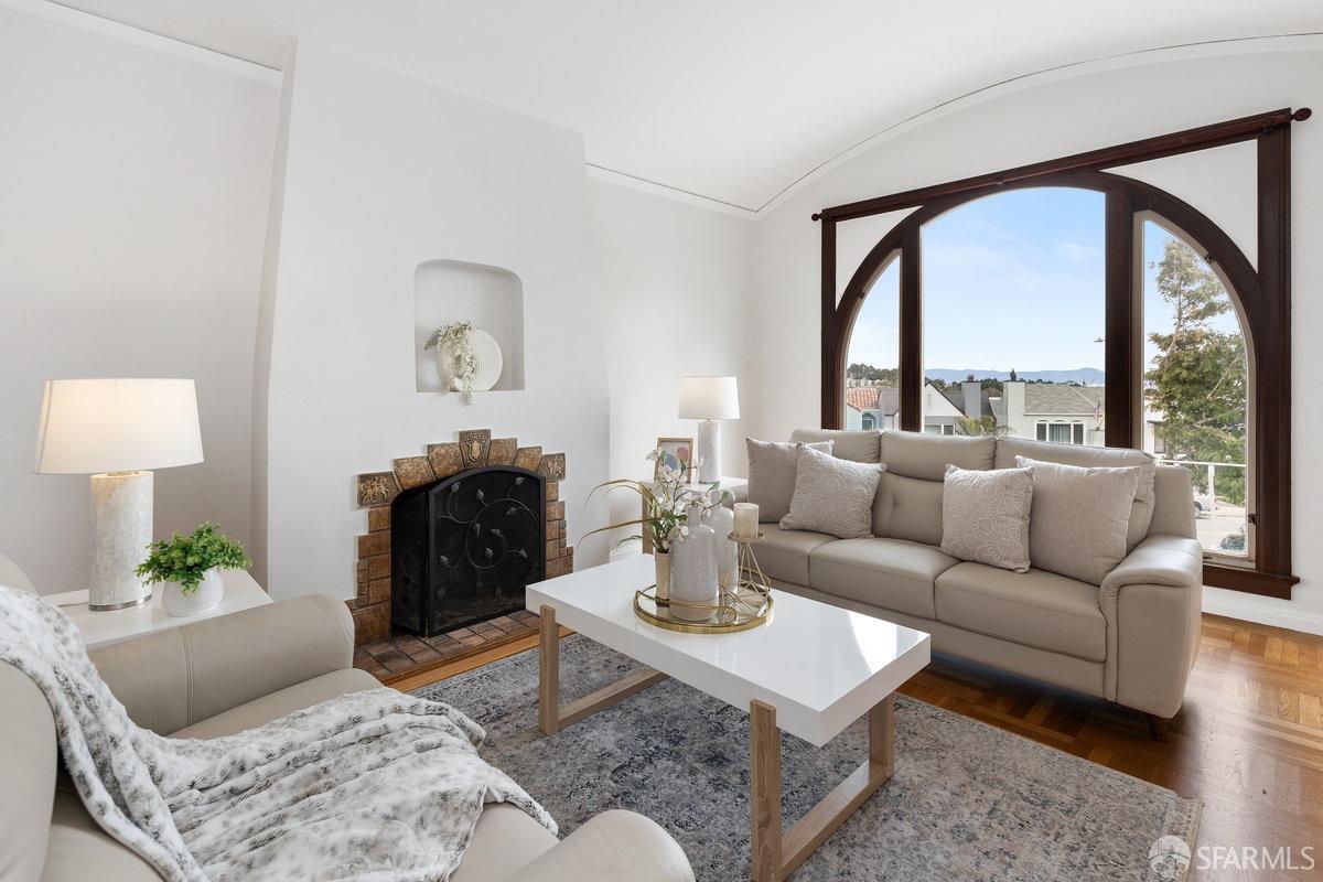 2 Sequoia Way