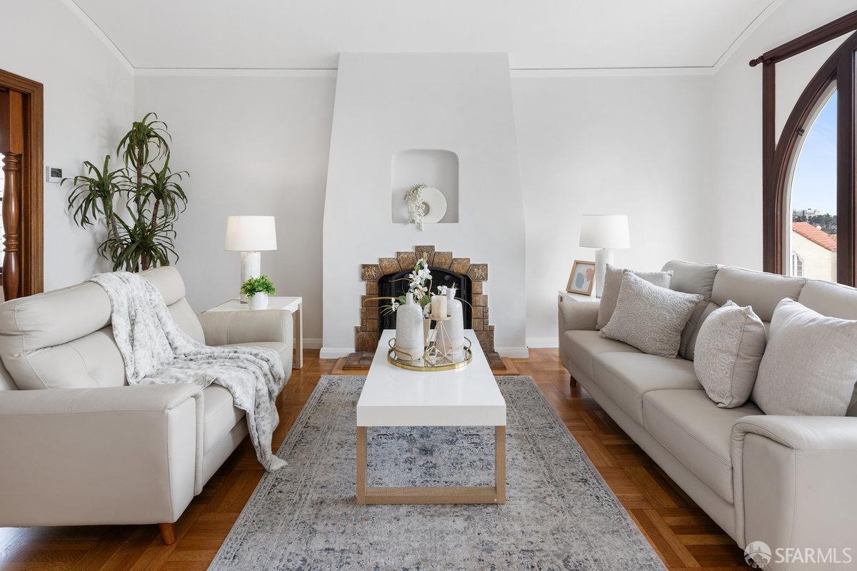 2 Sequoia Way