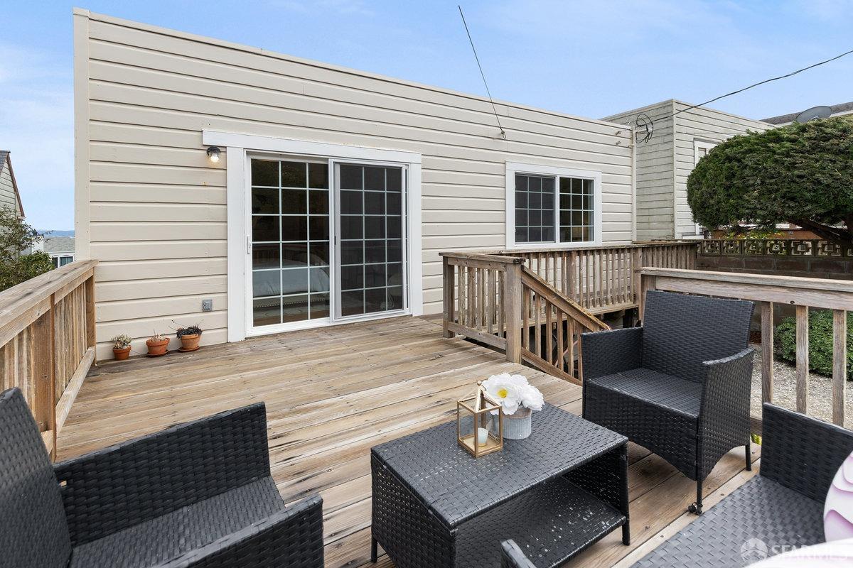 2 Sequoia Way