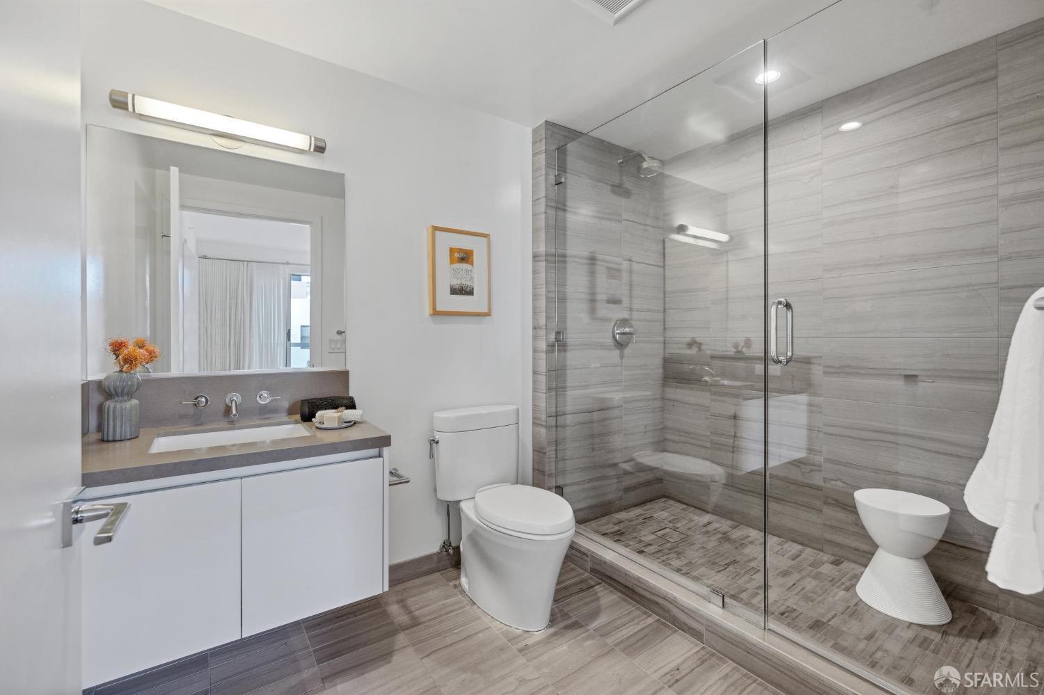 1501 Filbert Street Unit: TH1A