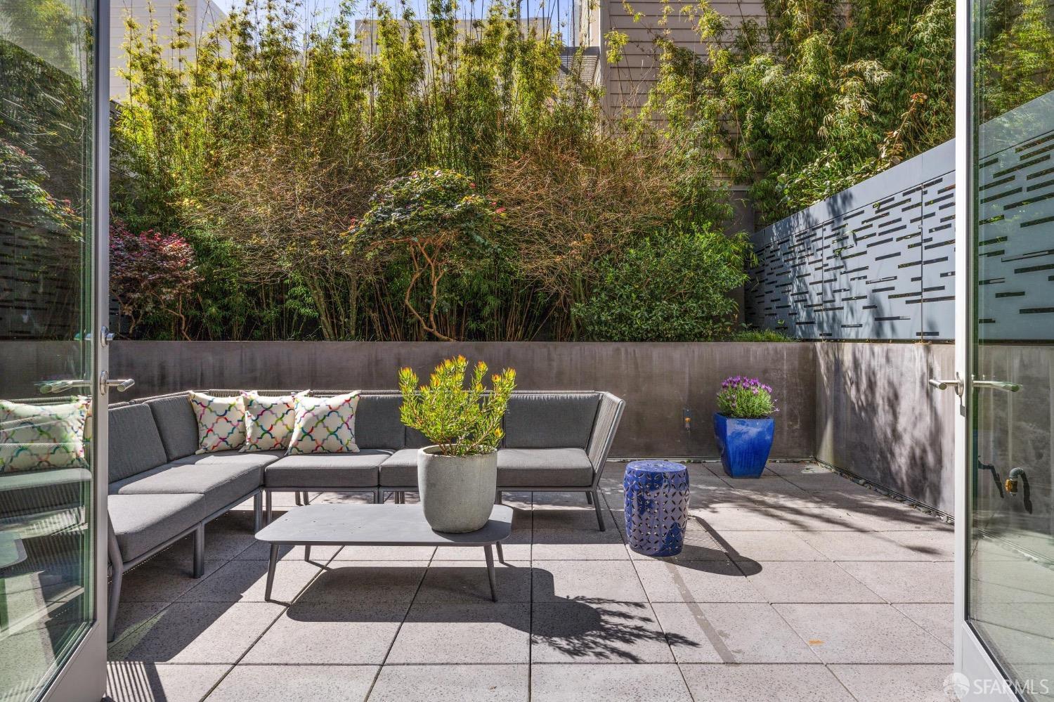 1501 Filbert Street Unit: TH1A