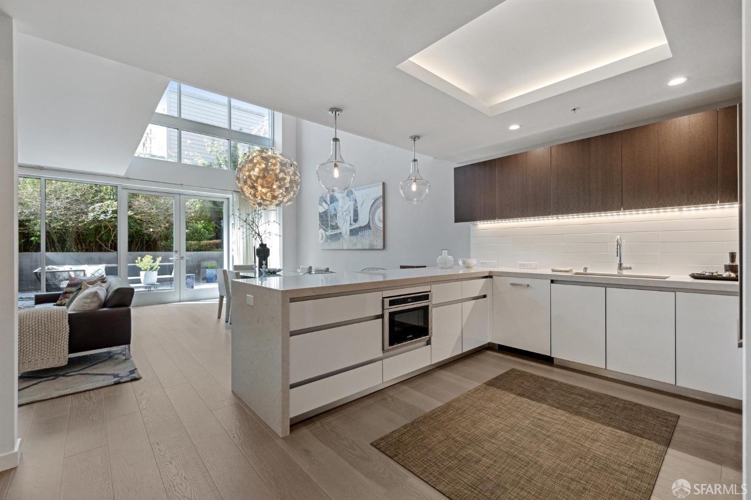 1501 Filbert Street Unit: TH1A