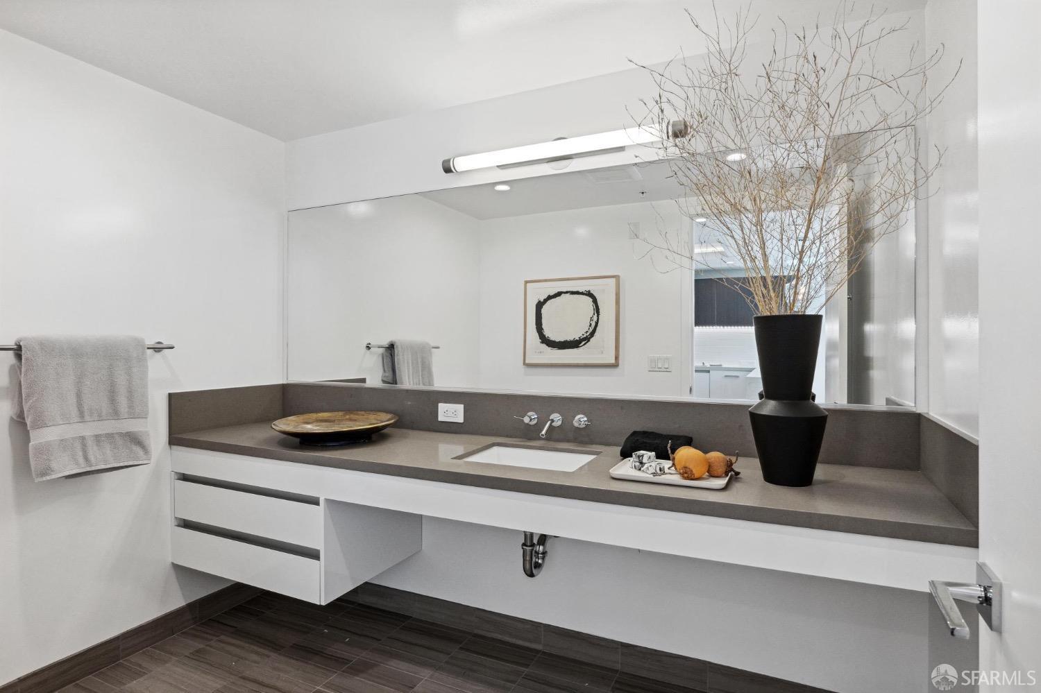 1501 Filbert Street Unit: TH1A